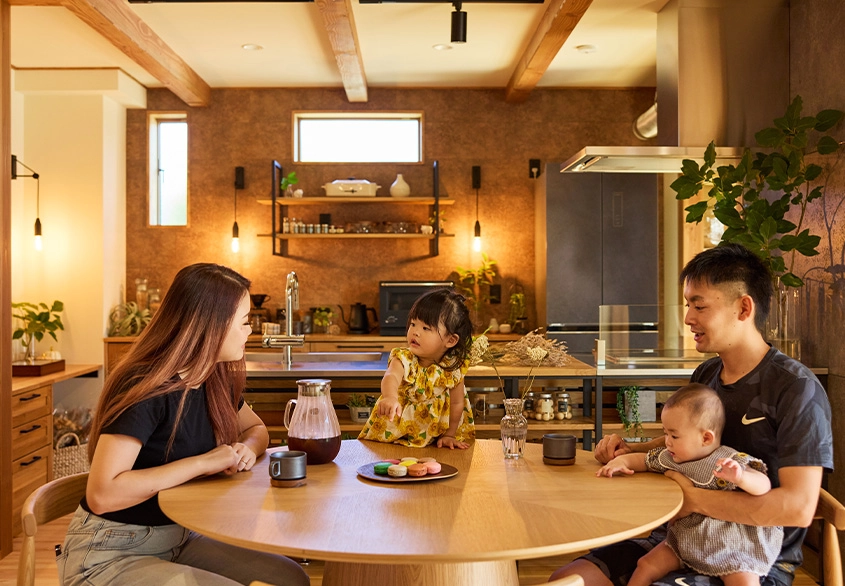 木の香りと吹き抜けの開放感
どこにいても家族の笑顔が届く家